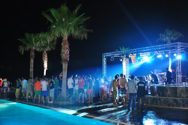 Promo Antoura at Cyan